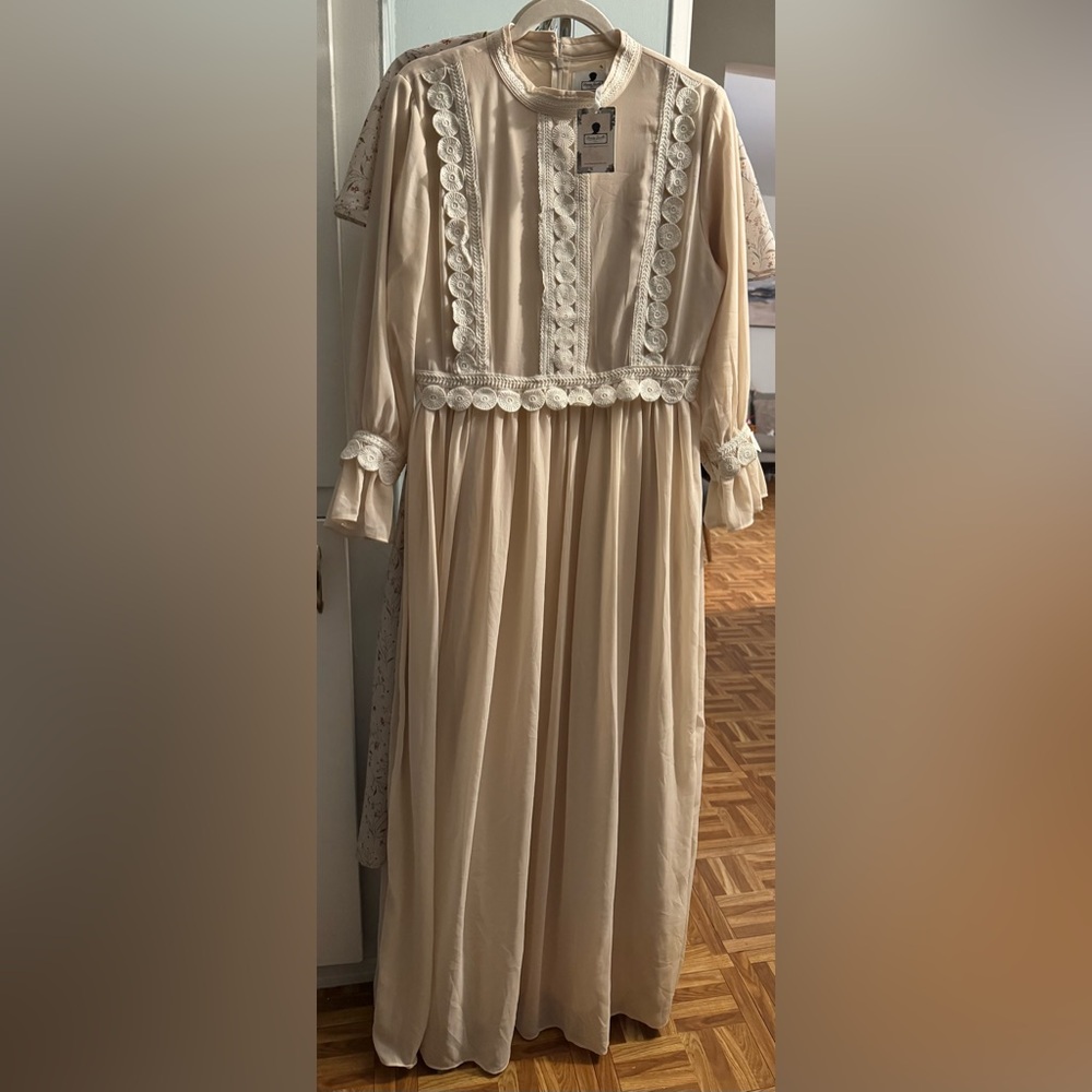 Dainty Jewells Maxi Dress - Picture 3 of 6